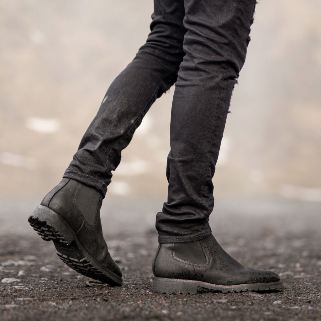 Legend Chelsea Boot — Black Matte